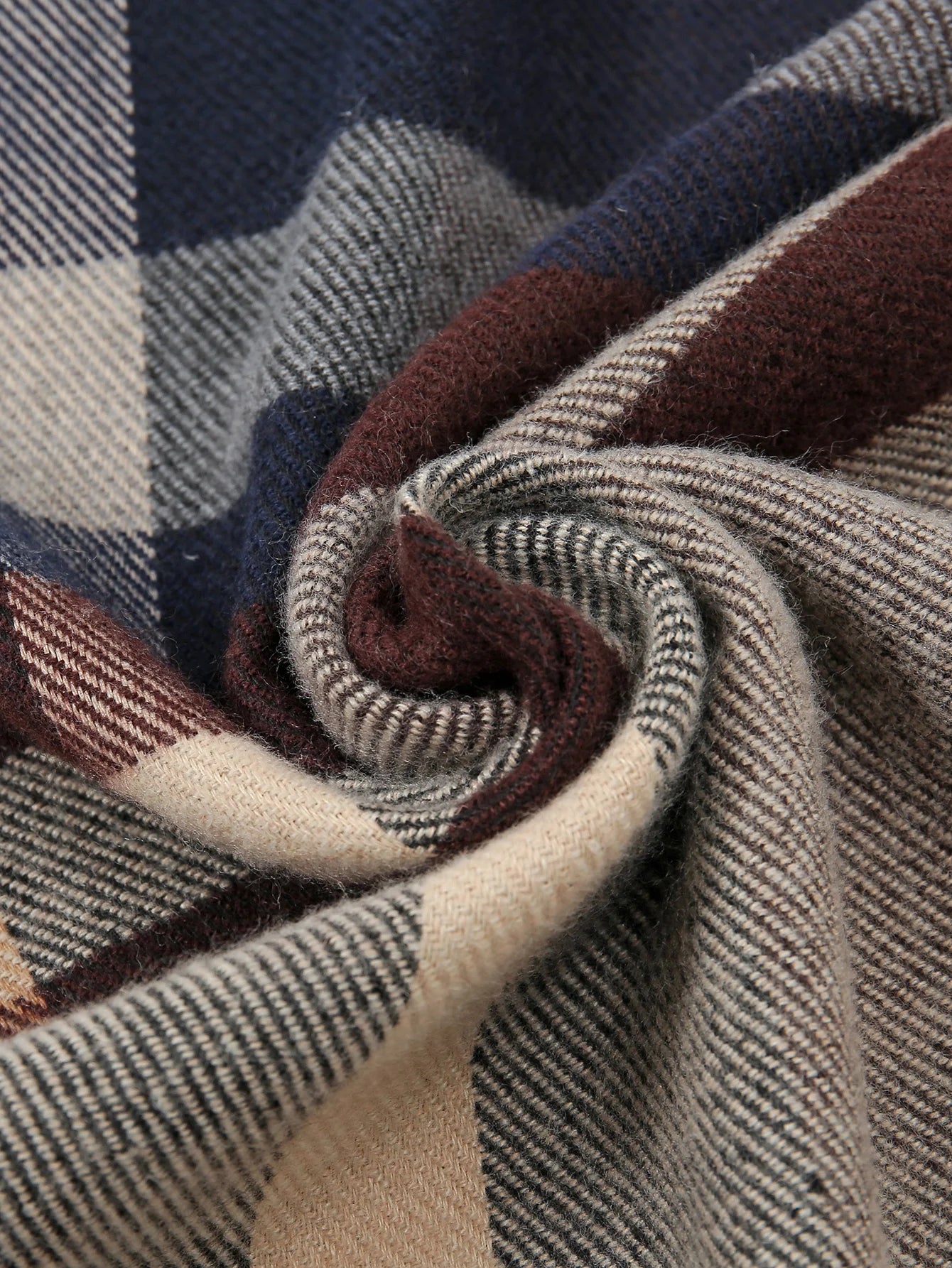 Female Fashion Thin Pashmina Soft and Warmth Outdoor Early Winter Classic Remove Edge Plaid Long Scarf with Tessels Muslim Shawl